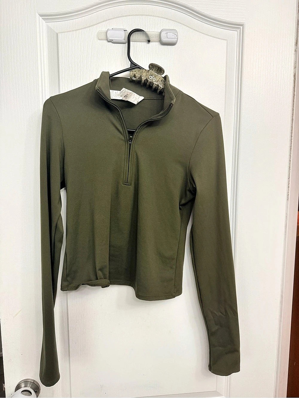 Alo Sculptsoft Precision 1/4 Zip Long Sleeve Size M AND Matching Hair Claw Clip
